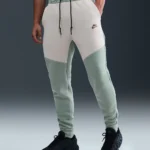 Спортивні штани Nike Sportswear Tech Fleece