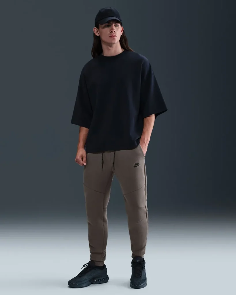 Спортивні штани Nike Sportswear Tech Fleece